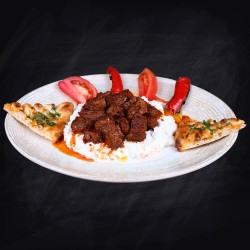 Alinazik Kebap (Kuzu Şişten) Alinazik Kebap (Kuzu Şişten)