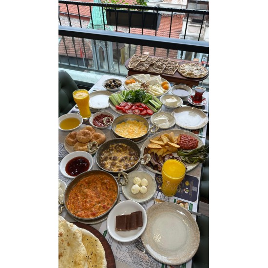 Yöresel Serpme Kahvaltı